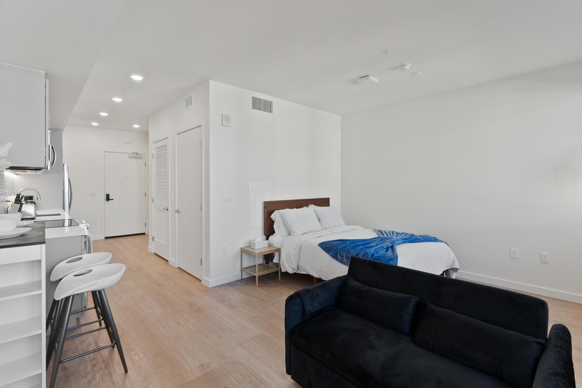 Bright Studio On Sunset Blvd, Free Parking, Gym, And Pool Los Angeles Bagian luar foto